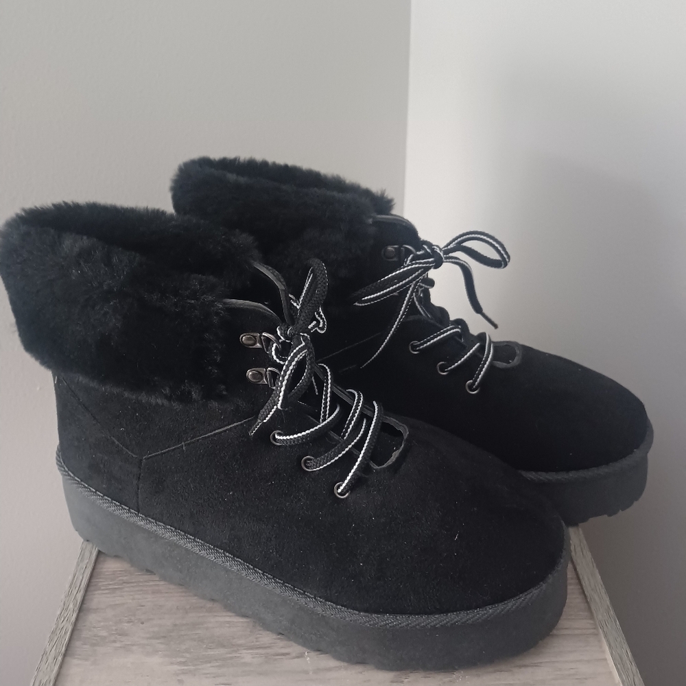 LK NEW Rouge Platform Blk Faux Suede Fur Lined Boots Sz 11
